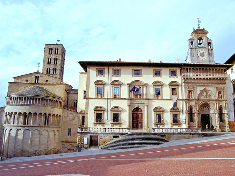 Arezzo la fiera, la giostra e le sue tipicità.