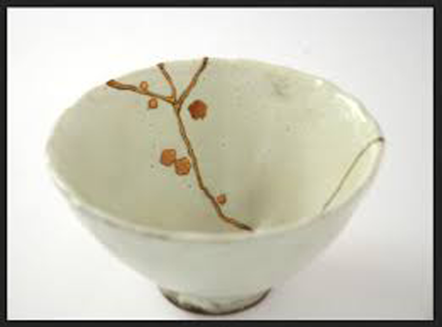 Vaso kintsugi, non nascondere le imperfezioni