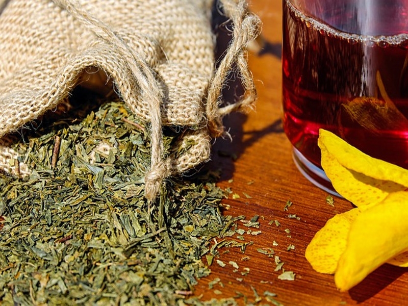 Le differenze fra le tisane, gli infusi e il tè