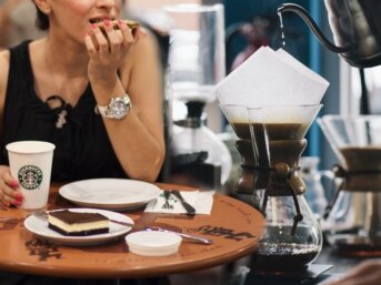 Caffè Americano: Leggenda e Ricetta e il gusto della lentezza