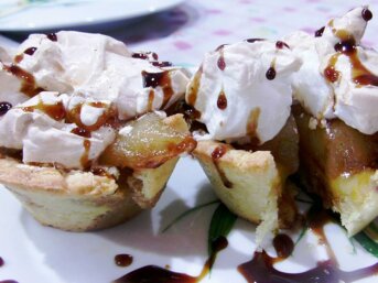 Coppette di Pere Meringate alla Crema di Caffè