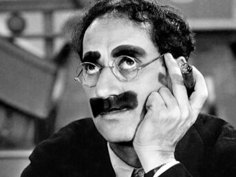 Groucho Marx, biografia di un comico irriverente