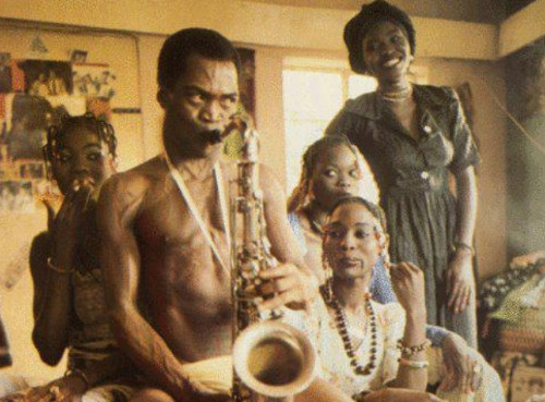 Fela Kuti con alcune mogli