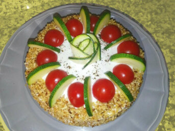 Tortino integrale salato di zucchine e pomodori secchi
