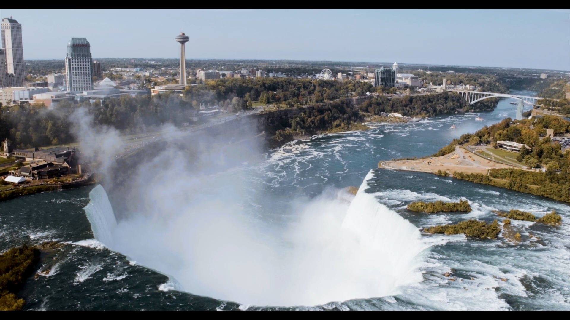 Le cascate del Niagara nelle immagini spettacolari di un drone
