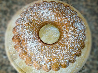 Ciambellone integrale all’acqua e zucchero di cocco