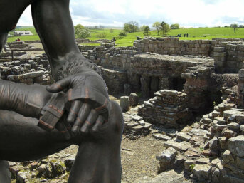 Dal Vallo di Adriano lettere e guantoni da boxe degli antichi Romani