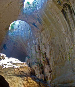Prohodna, la grotta bulgara dove sono gli occhi di Dio 6