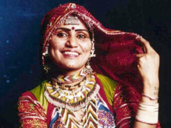 Gulabo Sapera, la ballerina indiana che venne sepolta viva alla nascita