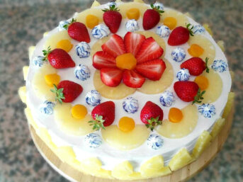 Torta con crema chantilly