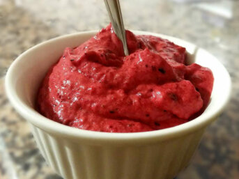 Ricetta Sorbetto frutti di bosco e fragole senza zucchero