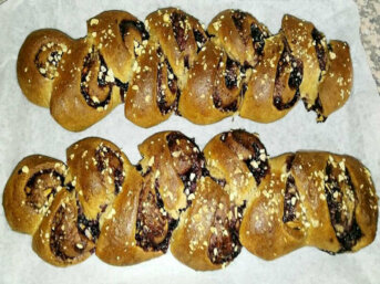 Pan brioche integrale marmellata frutta secca a forma di spiga