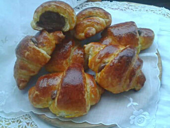 Cornetti sfogliati ricetta con Nutella
