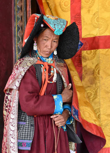 reportage Ladakh e Himachal Pradesh: donna buddista