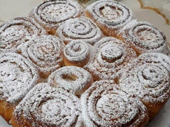 Torta di rose soffice