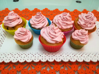 Cupcake allo yogurt con frosting senza burro