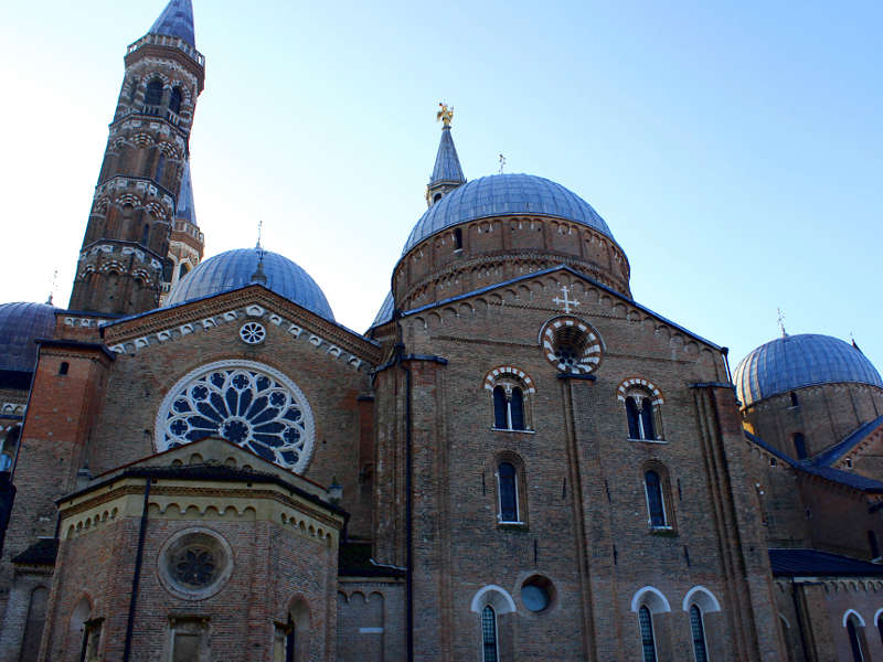 Padova, la città del Santo, ed i colli Euganei