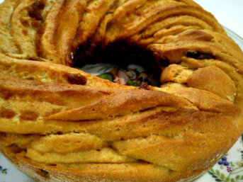 Torta Angelica senza burro con purea di mele, cannella e uvetta integrale