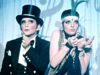 Money, Money cantata da Liza Minnelli e Joel Grey nel film Cabaret