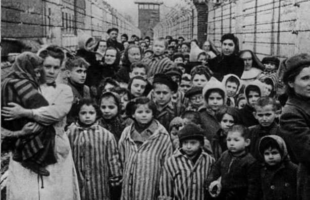 Foto Shoah: in campo di concentramento