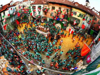 Il carnevale di Ivrea e la battaglia delle arance