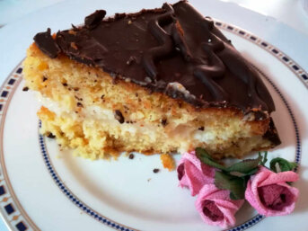 Torta cioccolato e arancio a forma di cuore una torta San Valentino