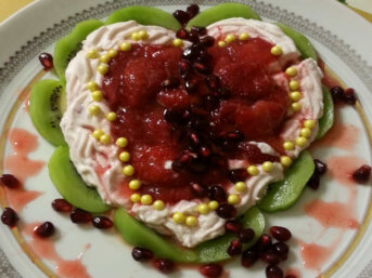 Torta cuore spezzato con ricotta, fragole e maraschino