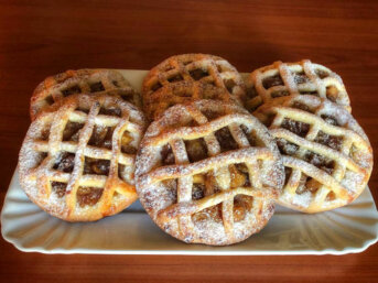 Crostatine di mele uvetta e cannella