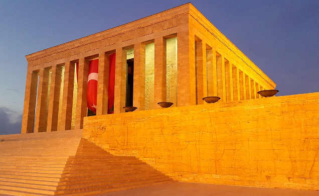 Il mausoleo di Kemal Ataturk ad Ankara