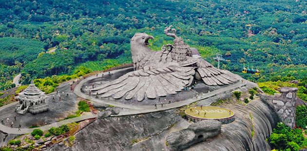 Chadayamangalam e la statua dell’aquila più grande del mondo