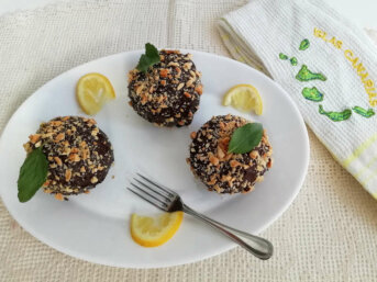 Mele fantasia alla cannella cioccolato e granella di mandorle