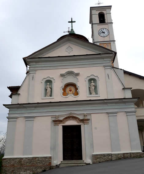 Alta Langa Belvedere Langhe﻿ chiesa con campanile
