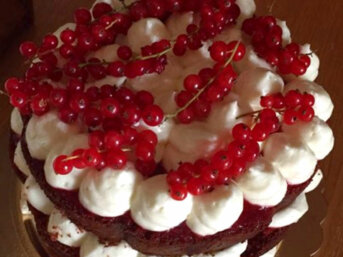 Torta Red Velvet senza glutine con bagna ai lamponi