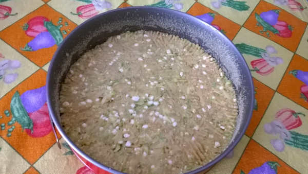 Preparazione Ingredienti Torta di zucchine con fiocchi di latte