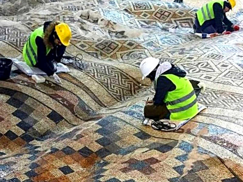 Un mosaico romano di 1050 metri quadrati esposto sotto un lussuoso hotel ad Antiochia