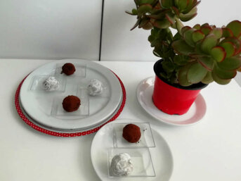 Praline di noci e prugne con cannella
