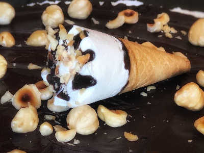 Ingredienti della Torta cornetto gelato panna nocciola e cioccolato