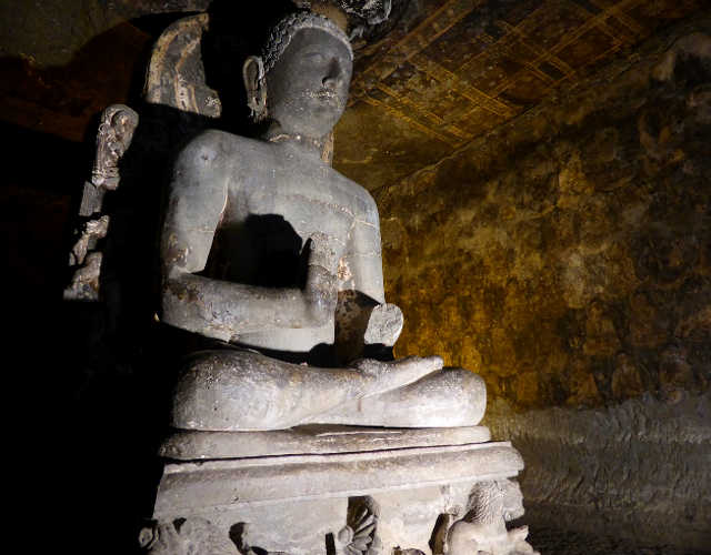 Statua nelle Grotte di Ajanta