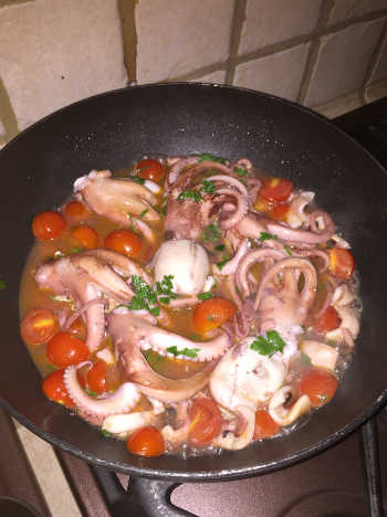 Preparazione Spaghetti senza glutine con moscardini vongole e cozze 5