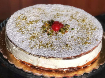 Crostata con mele cotte ricotta e panna