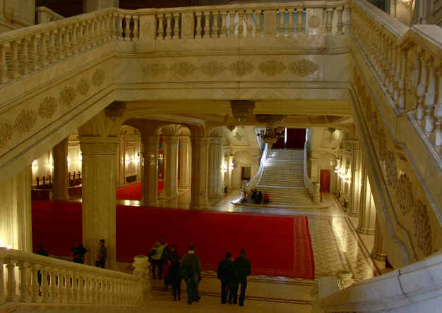 Il palazzo del Parlamento 6