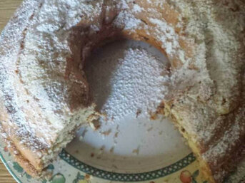 Ciambella sofficissima senza glutine con panna senza lattosio