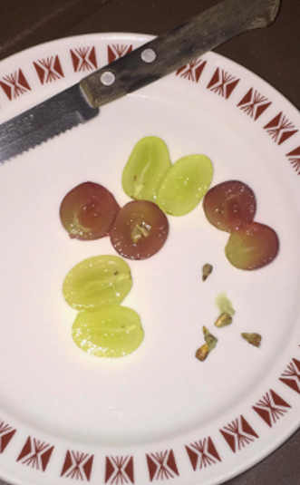 Preparazione Confettura di uva bianca: togliere i semini