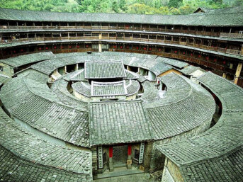 I Tulou degli Hakka, le case rotonde cinesi, da fortezze a co-housing