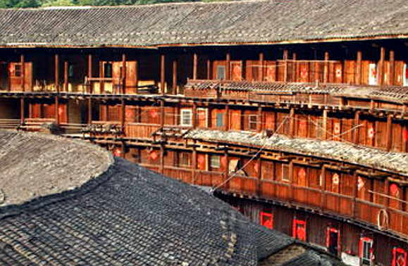 Interno delle case rotonde di terra nel Fujian