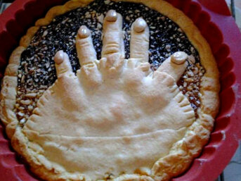Crostata con dita della strega per Halloween senza glutine