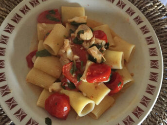 Paccheri con la spigola pomodorini e rucola senza glutine