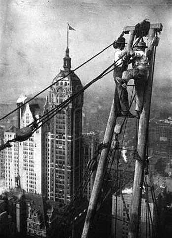 Lavori in cima al Grattacielo Rockefeller Center Foto 12