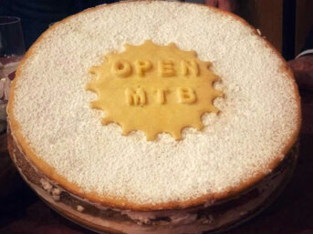 Crostata con pere cotte fichi e ricotta siciliana