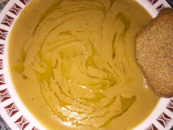 Vellutata di lenticchie decorticate ricetta semplice e gustosa